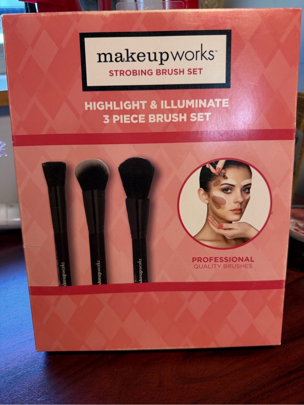 Highlight & Illuminate Strobing Brush Set - black professional quality